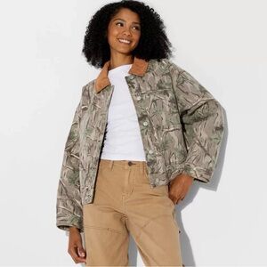 Wild Fable Women’s Padded Denim Barn Jacket Khaki Leaf -Small